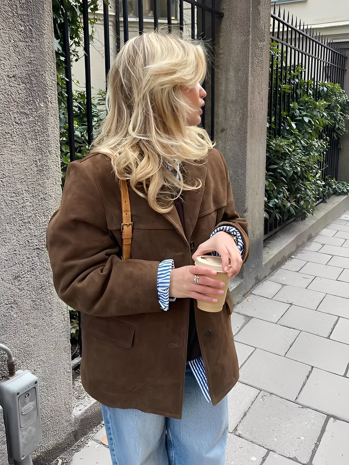 Maria – brązowa krótka kurtka dla kobiet