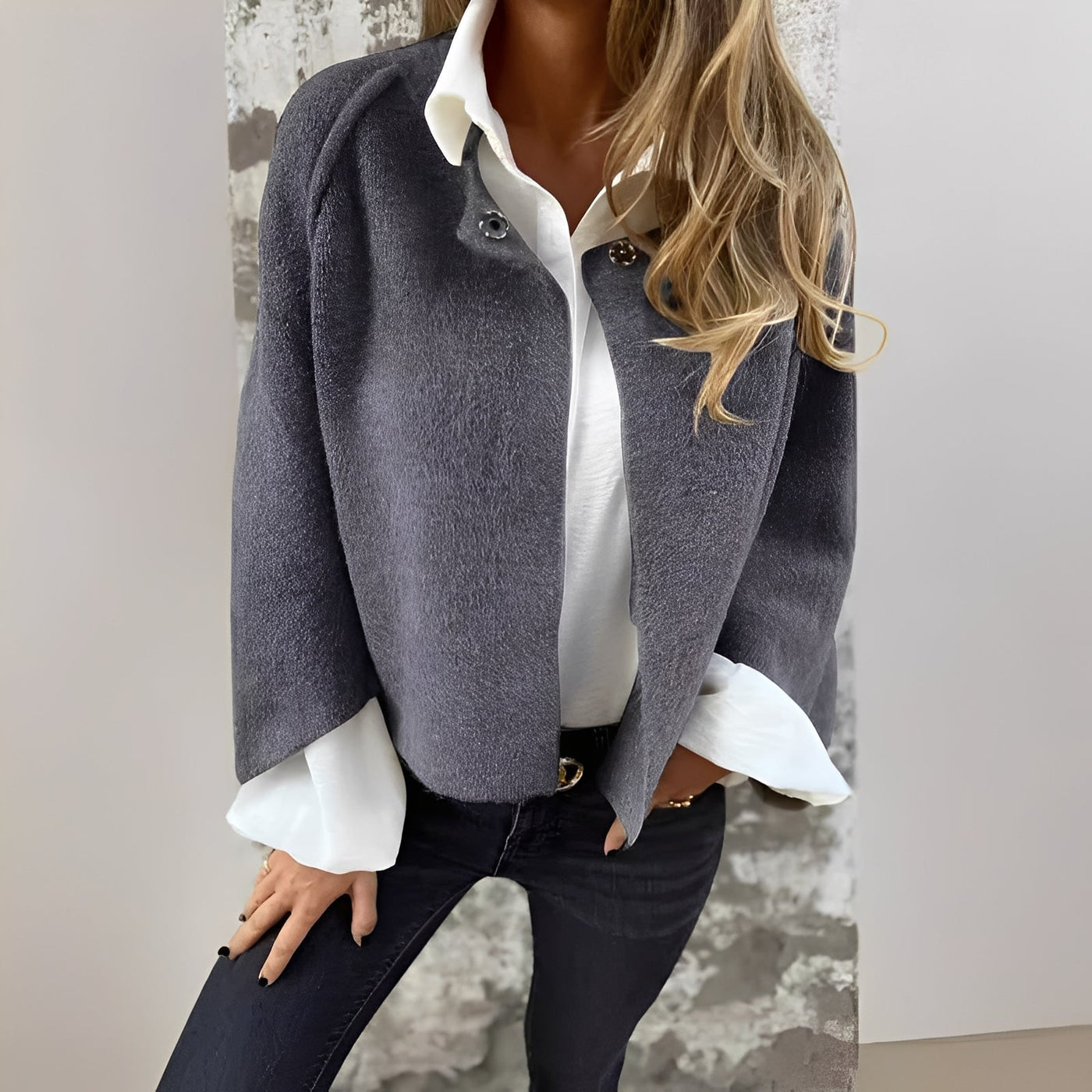 Maria – krótka kurtka z rozszerzonymi rękawami